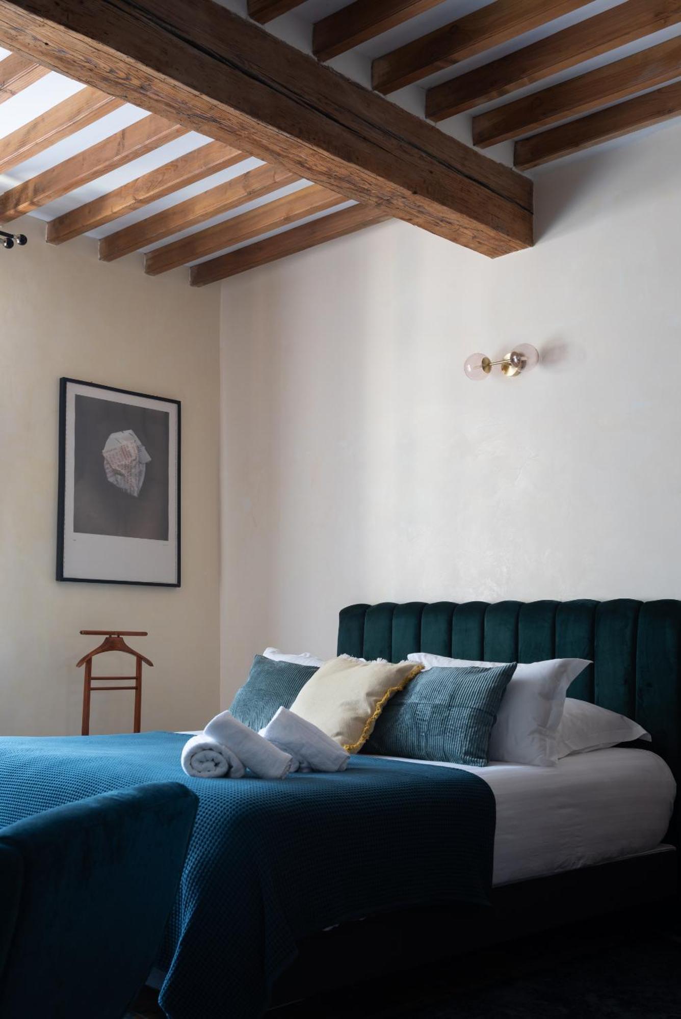 La Maison D'En Bas Des Seigneurs Cucuron Room photo